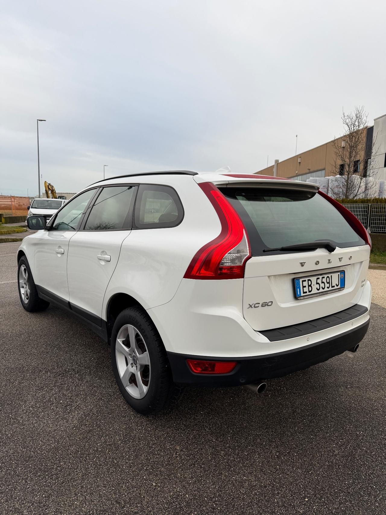 Volvo XC 60 XC60 D3 AWD Geartronic R-design
