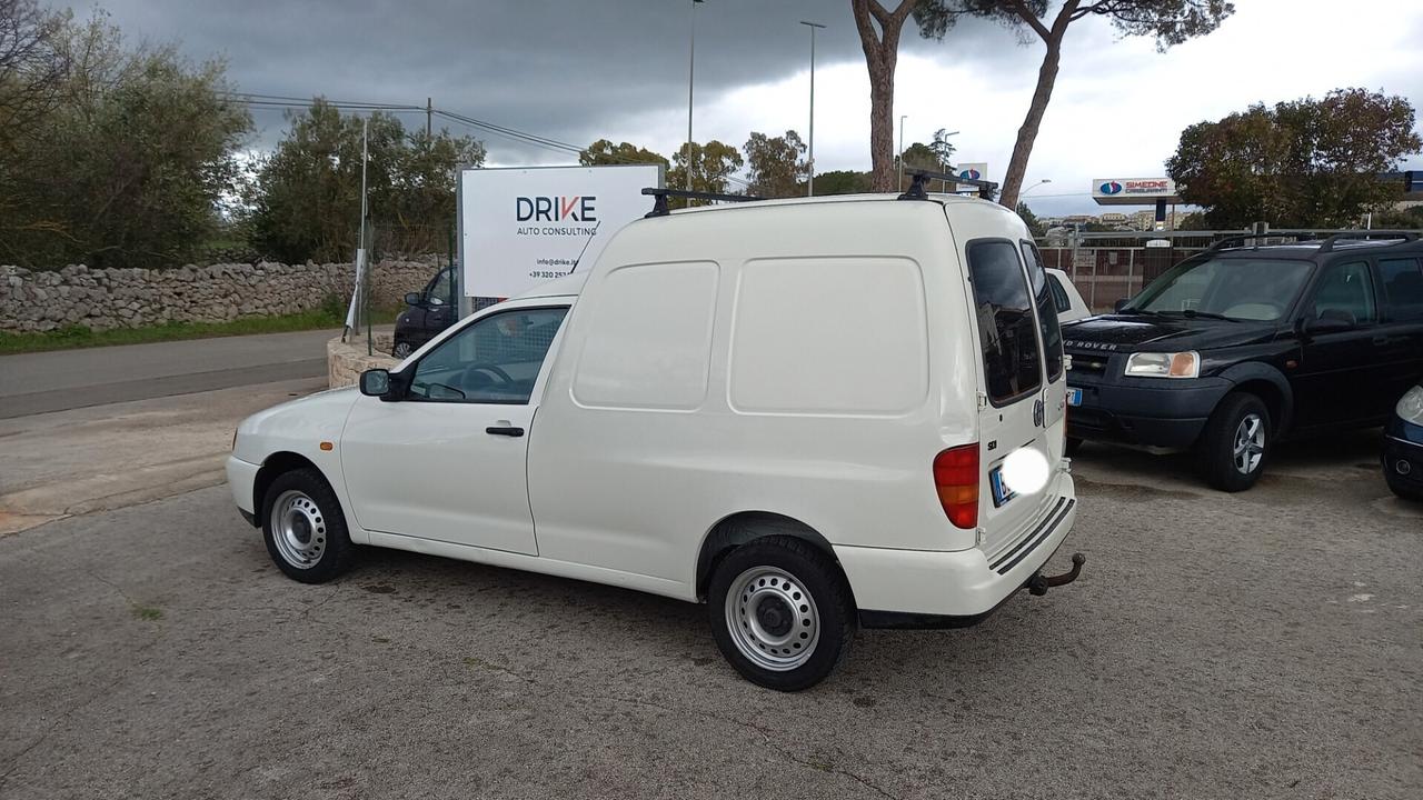 Volkswagen Caddy 1.9 diesel - Gancio traino.