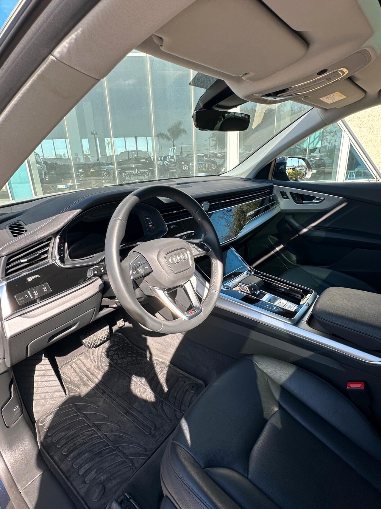 Audi Q8 45 tdi Sline offerta T-Stock prezzo imperdibile