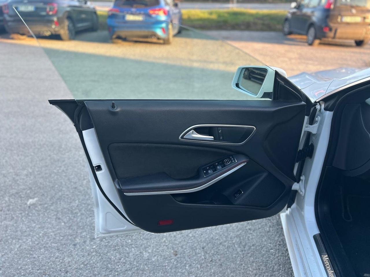 Mercedes-Benz CLA 180 Premium CLA 180 #8250