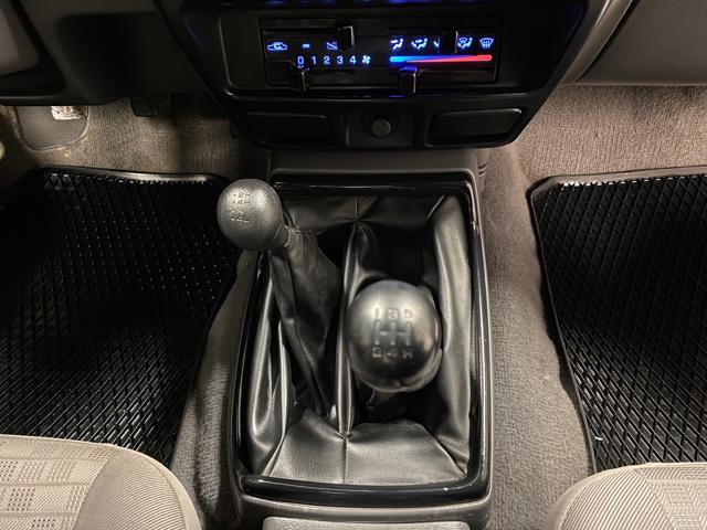 NISSAN Navara Pick-up 2.5 TD King Cab Navara UNICO PROPRIETARIO