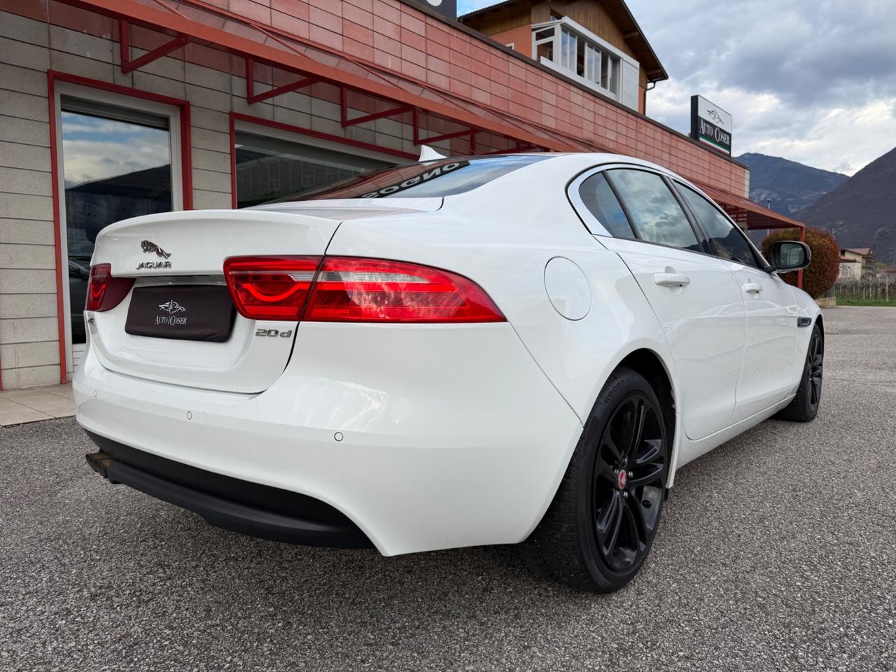 Jaguar XE - Prestige - FULL OPTIONAL