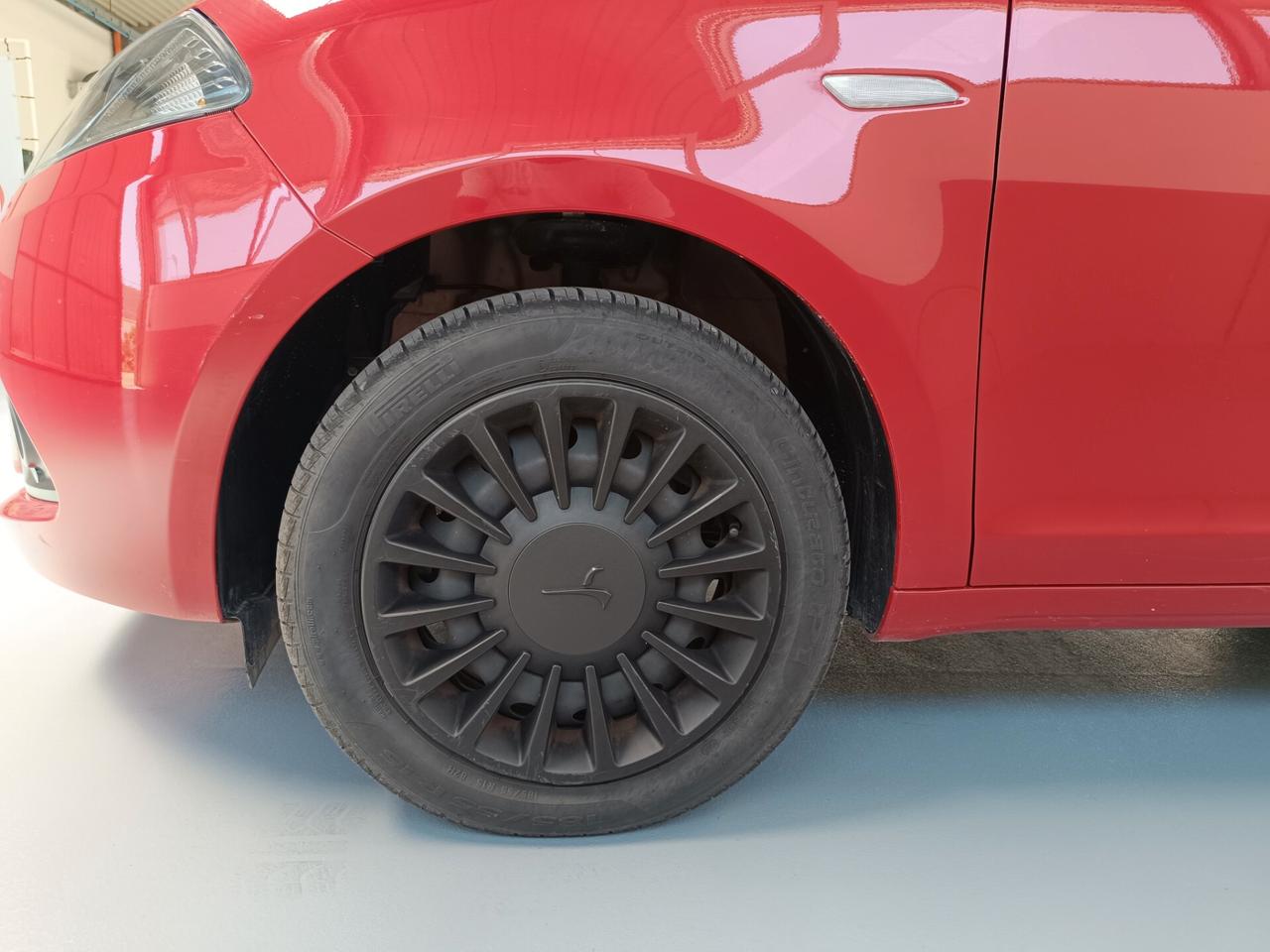 Lancia Ypsilon 1.0 FireFly 5 porte S&S Hybrid Ecochic Gold