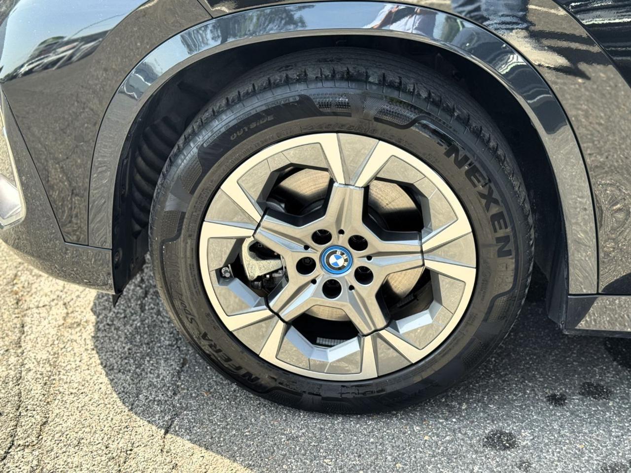 BMW iX1 xDrive 30 xLine