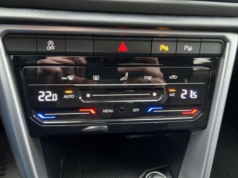 Volkswagen T-Roc 1.5 TSI ACT Life 17" Led Plus App Connect Cockpit ACC