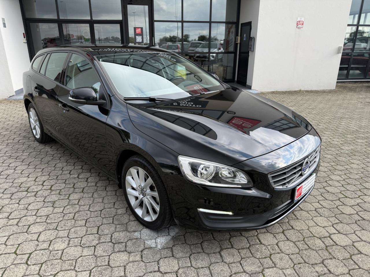 Volvo V60 D2 Summum|UNIPRO