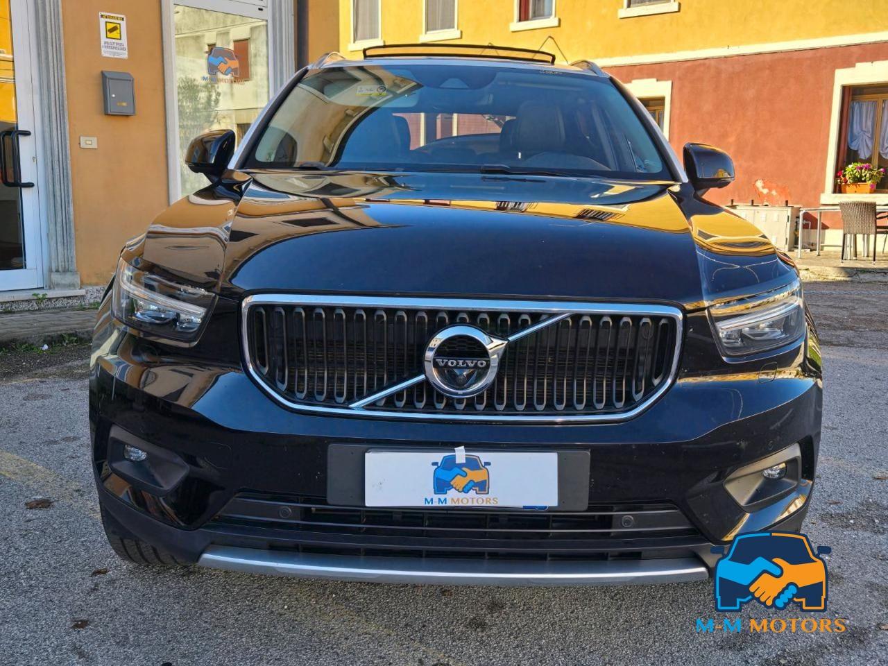 VOLVO XC40 D4 AWD Geartronic Momentum