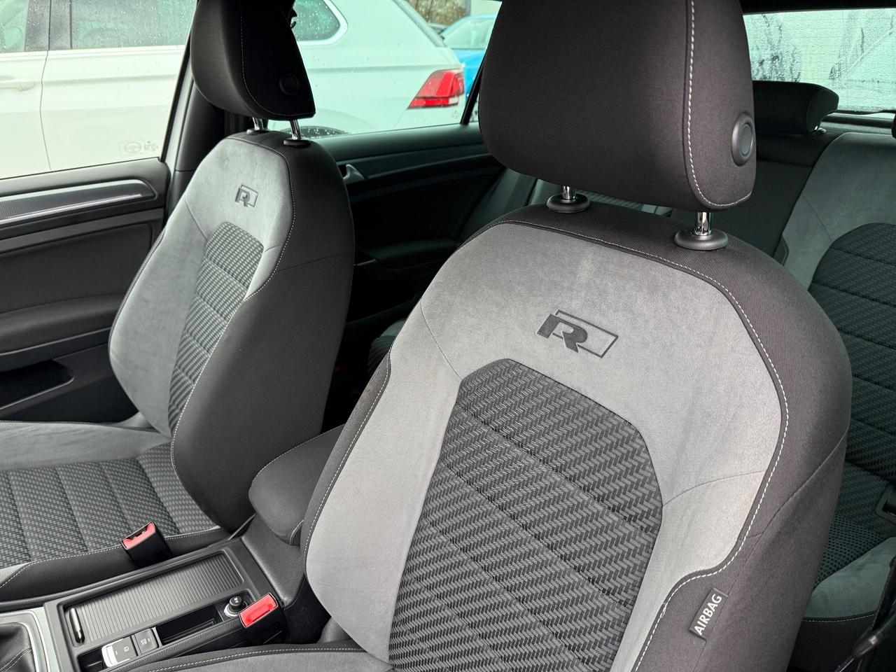 Volkswagen Golf 1.6 TDI 115 CV -R LINE- KEYLESS