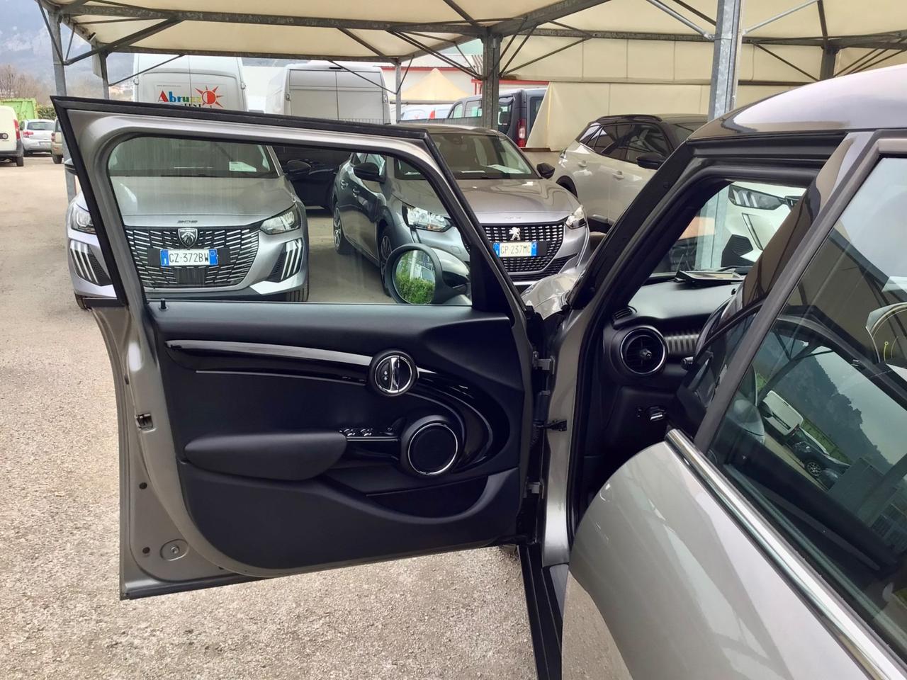 Mini 1.5 Cooper D Business 116Cv Diesel Turbo 5 porte
