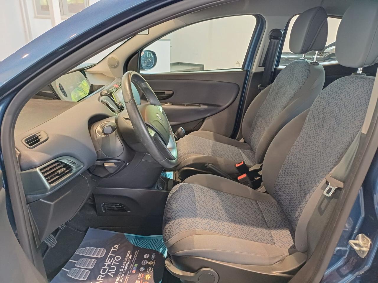 Lancia Ypsilon 1.0 FireFly 5 porte S&S Hybrid Gold