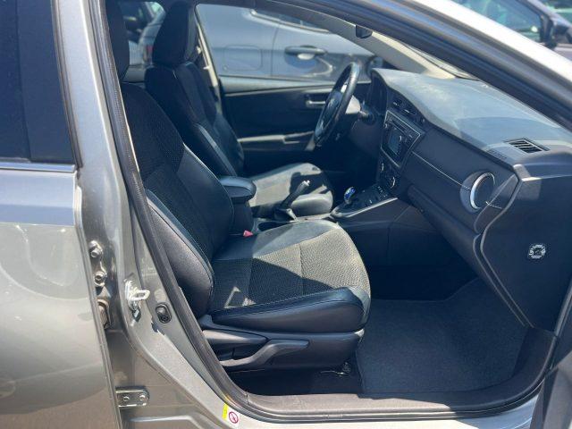TOYOTA Auris Hybrid Lounge