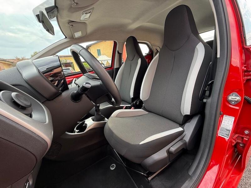 Toyota Aygo 1.0 VVT-i 69 CV 5 porte 9900 KM