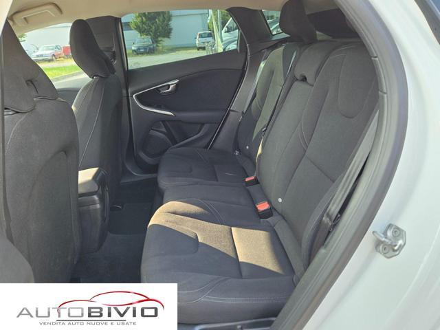 VOLVO V40 D2 Momentum