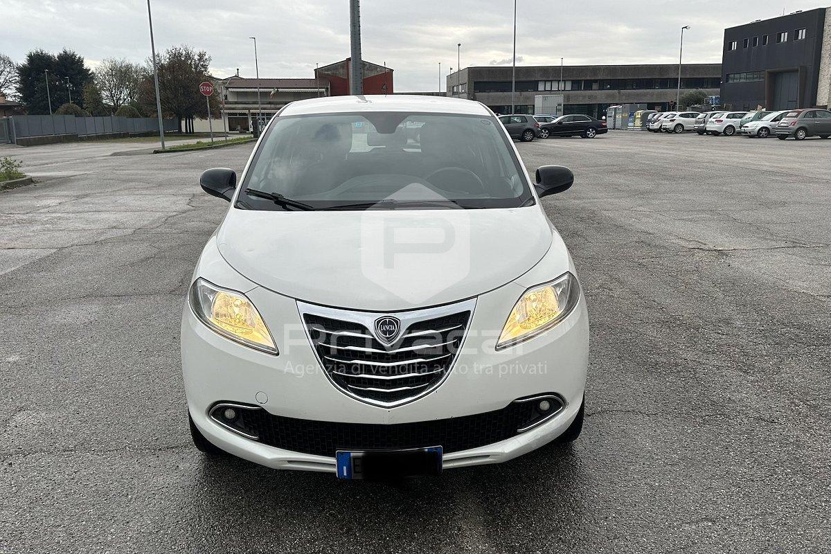 LANCIA Ypsilon 0.9 TwinAir 85 CV 5 porte Metano Ecochic Silver