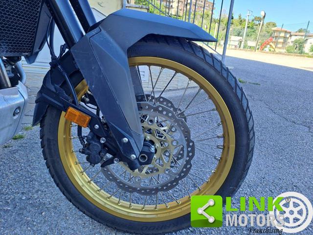 HONDA Transalp XL750 .
