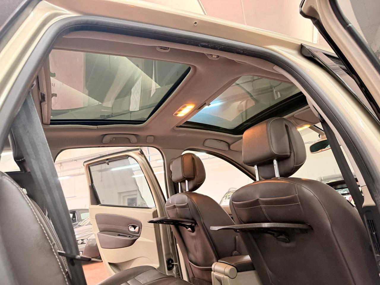 Renault Scenic X-Mod 1.5 dCi 110CVDynamique