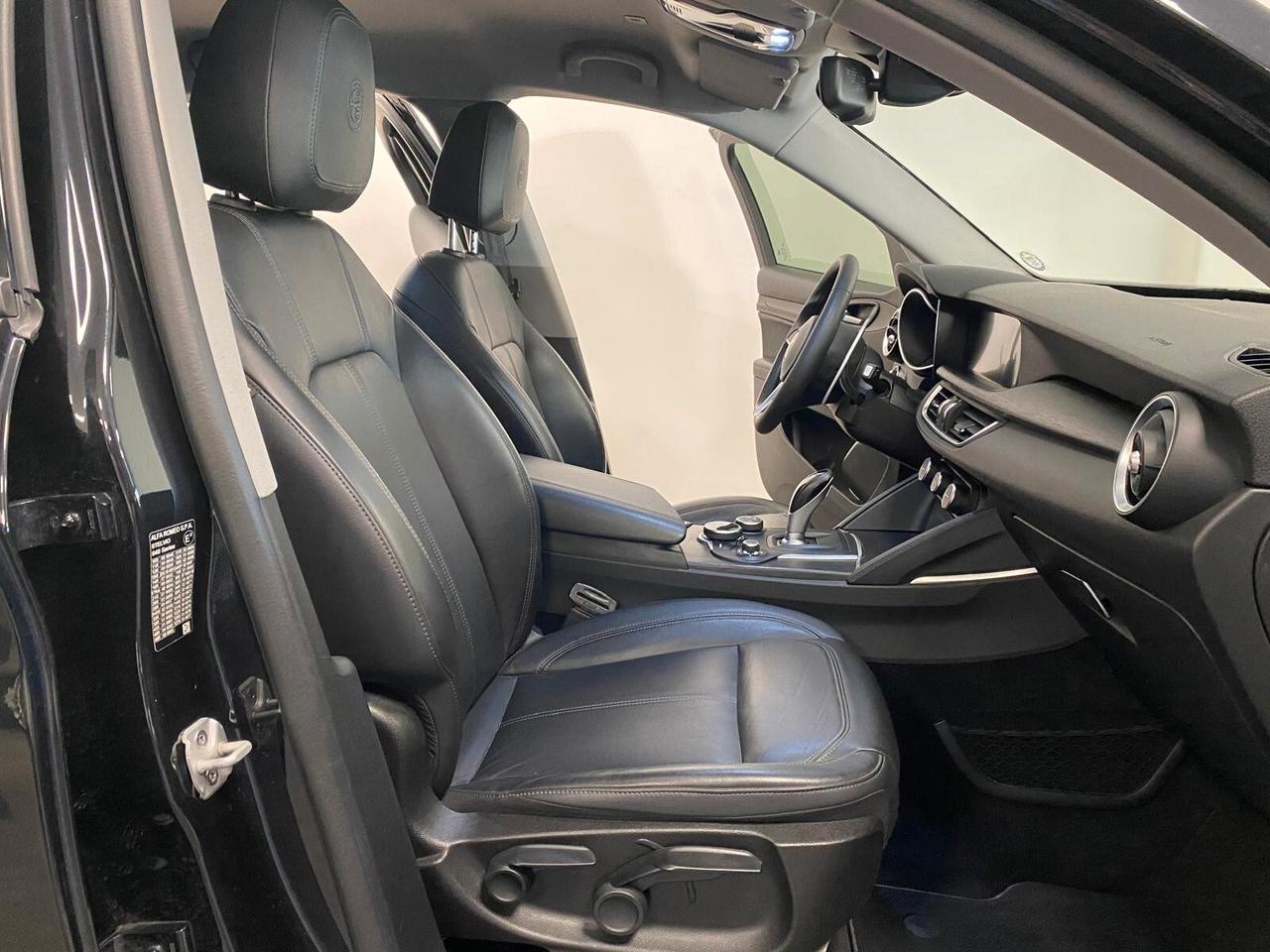 Alfa Romeo Stelvio 2.2 Turbodiesel 180 CV AT8 RWD Business