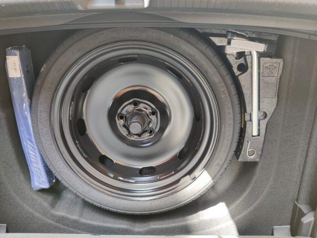 VOLKSWAGEN Golf 1.0 eTSI EVO DSG Life HYBRID CAMBIO AUTOMATICO