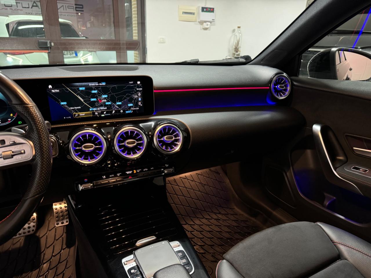 Mercedes-benz A 180 d Automatic Premium AMG LUCI AMBIENTE TOTAL BLACK