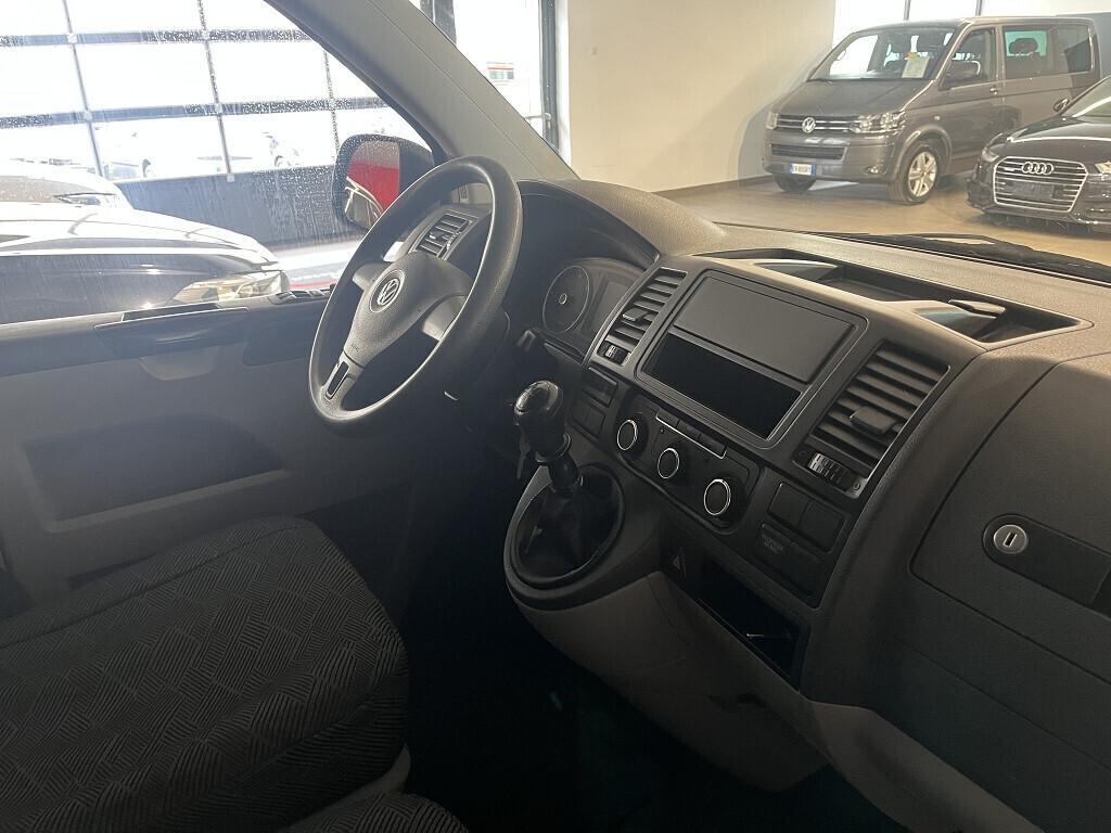 Volkswagen Transporter T5 2.0 TDI corto