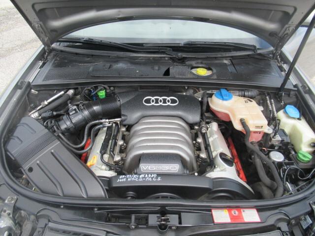 Audi A4 Cabrio 3.0 V6 ASI (bollo 120 euro/ass 250)