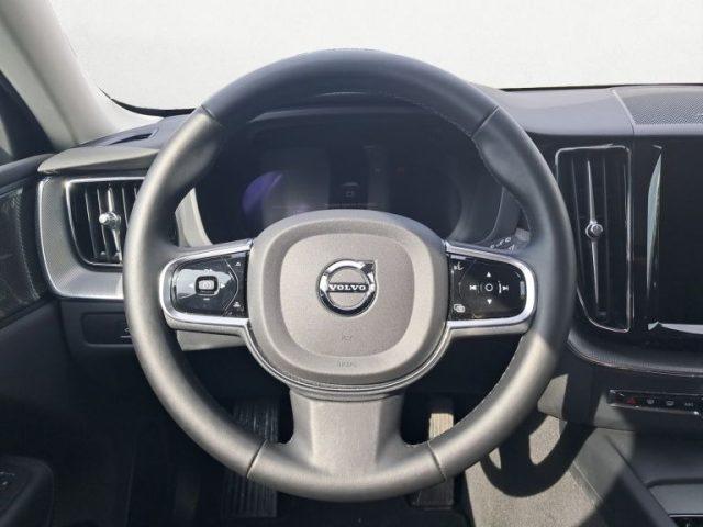VOLVO XC60 B4 automatico Plus Dark
