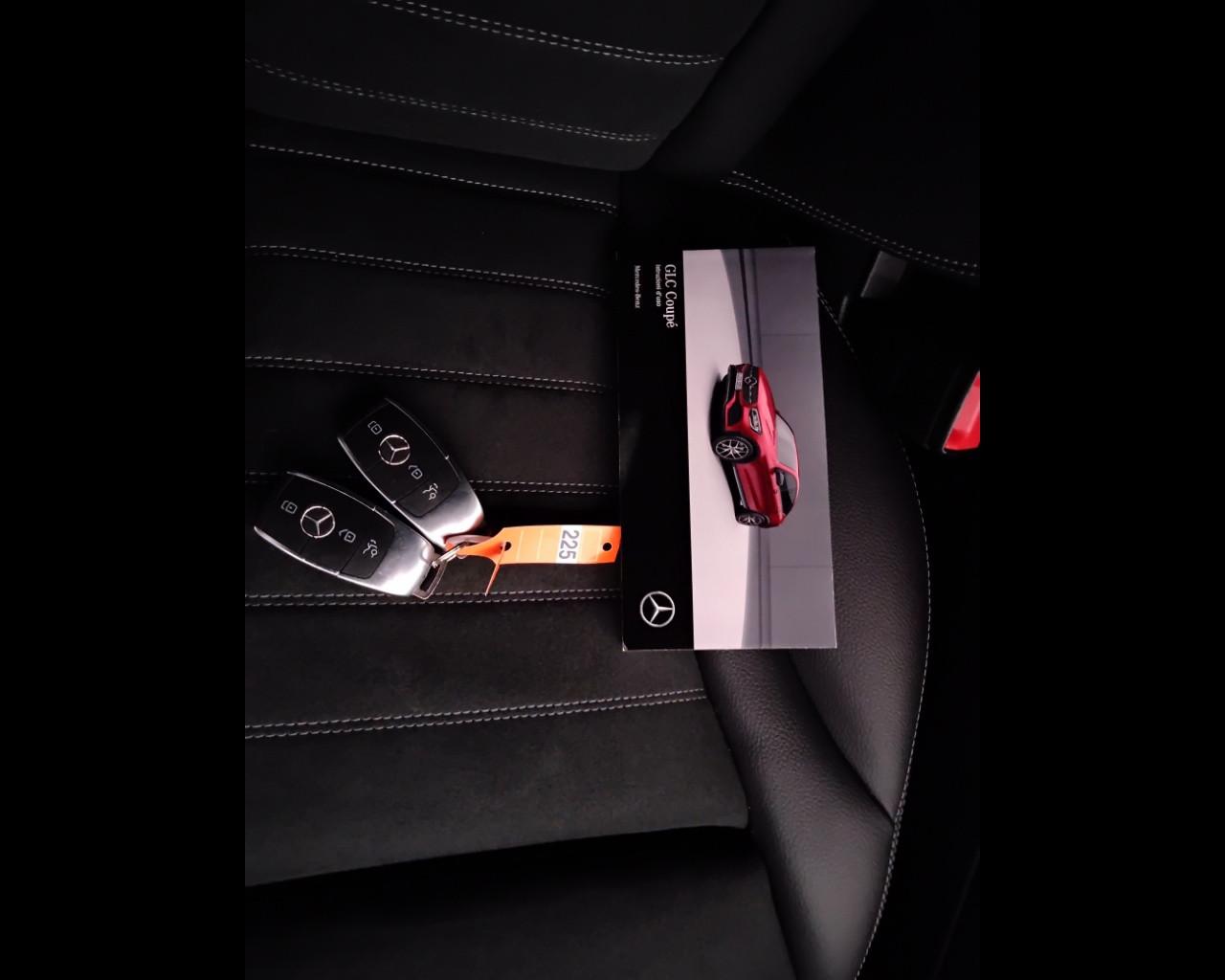 Mercedes-Benz GLC Coupe - C253 2019 - GLC Coupe 300 de phev (eq-power) Nig