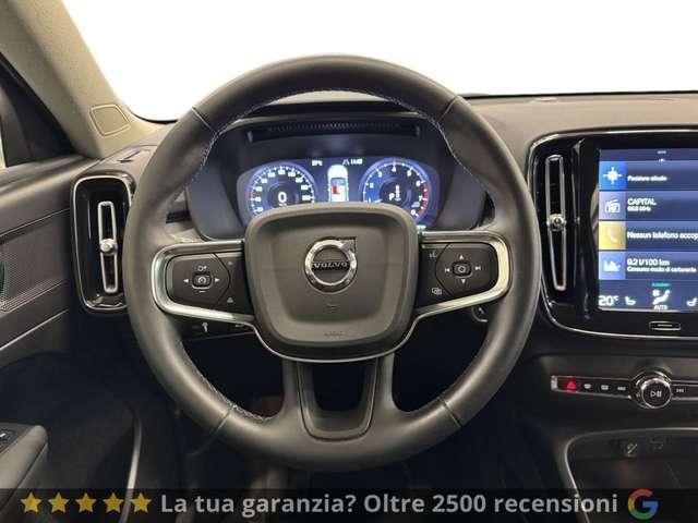 Volvo XC40 B4 AWD automatico Momentum Pro