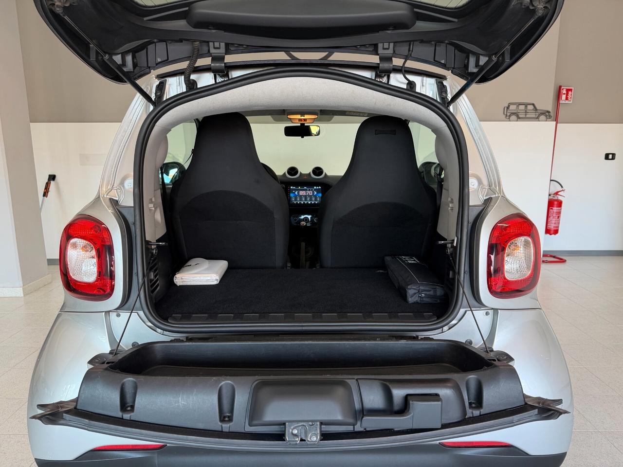 SMART FORTWO 1.0 YOUNGSTER 453-GARANTITA 12 MESI-PROMO