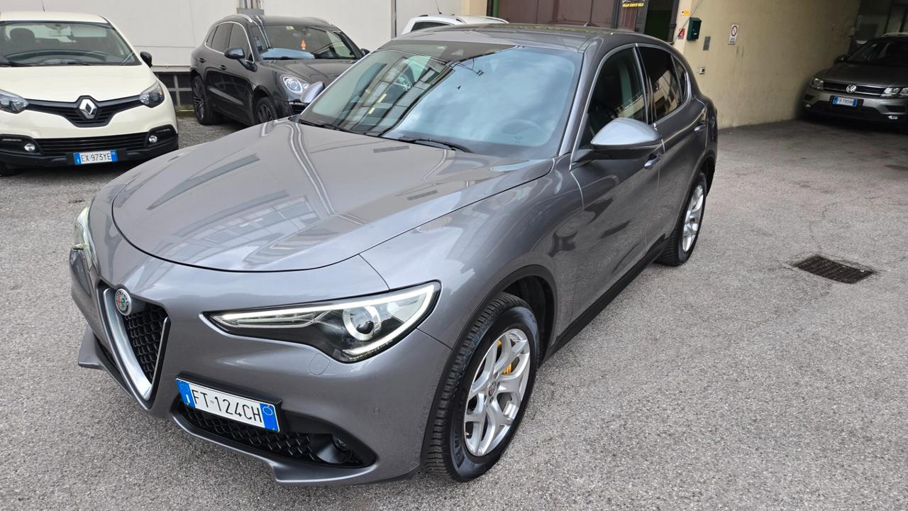 Alfa Romeo Stelvio 2.2 Turbodiesel 210 CV AT8 Q4 Executive