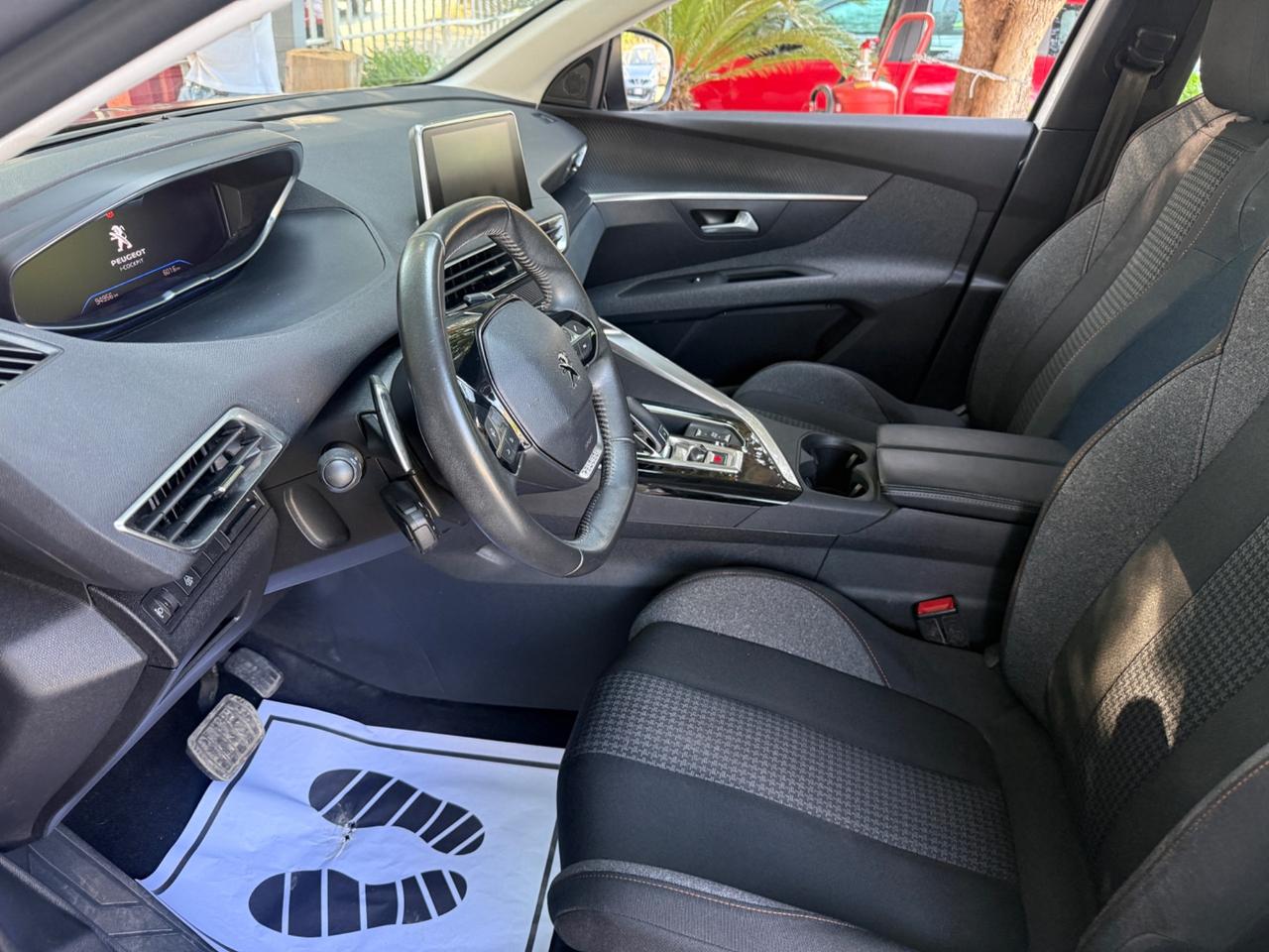 Peugeot 3008 BlueHDi 130 S&S EAT8