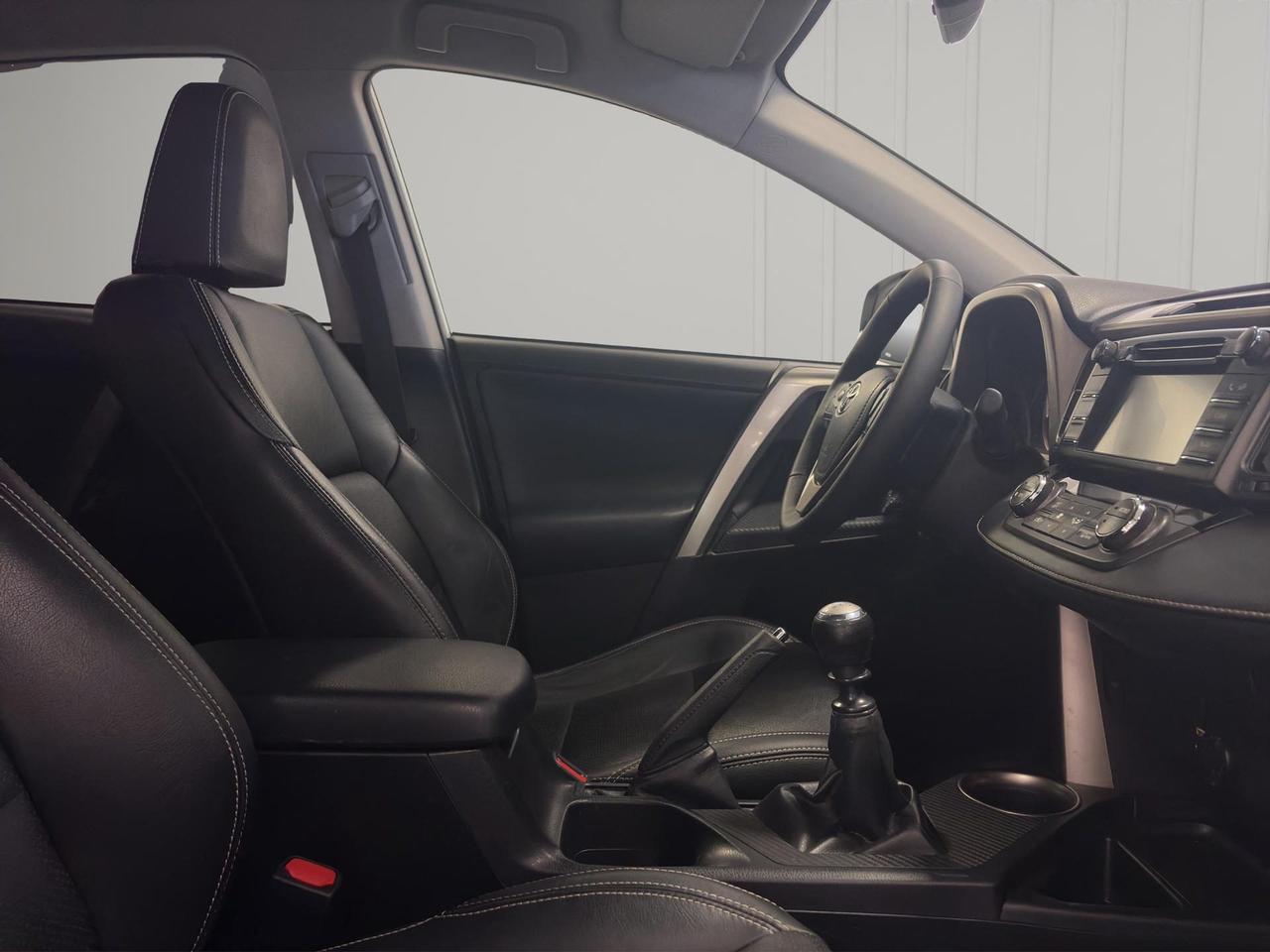 Toyota Rav4 2.0 d-4d Style White Edition 4wd