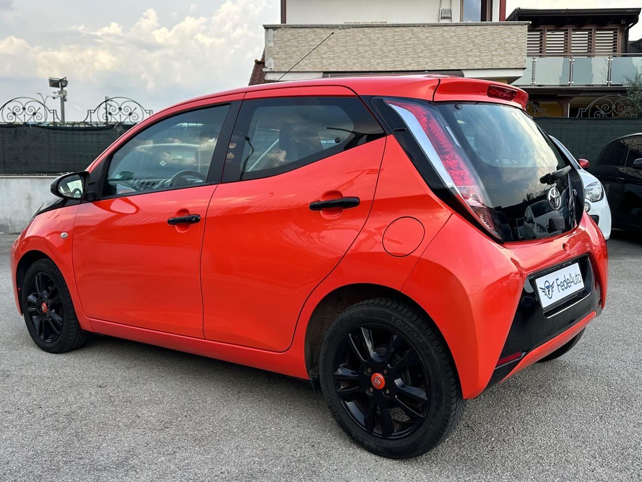 Toyota Aygo 1.0 VVT-i 69 CV 5 porte x-pure MMT 2016