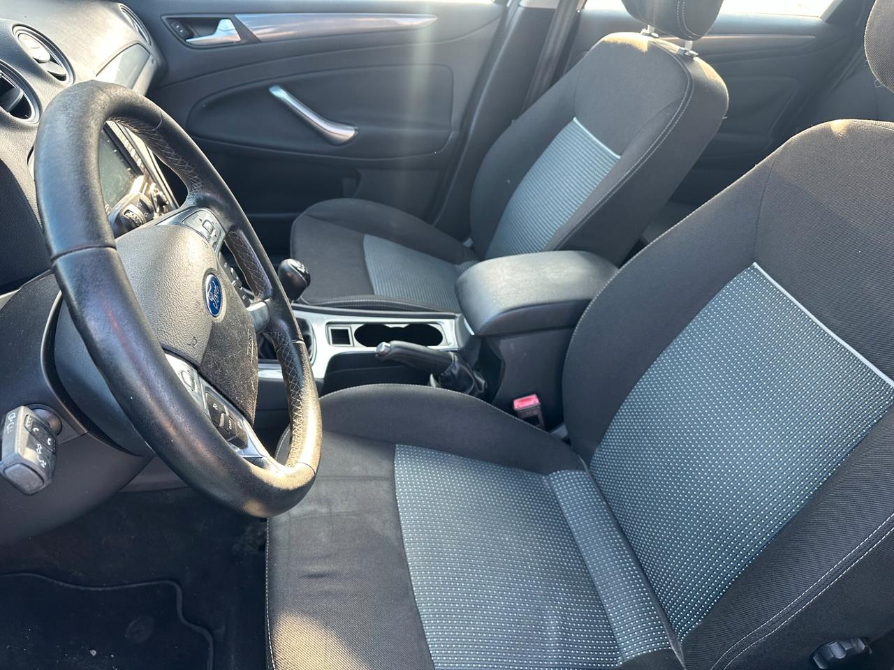 Ford Mondeo 2.0*TDCI*NAVI*LED*140CV*