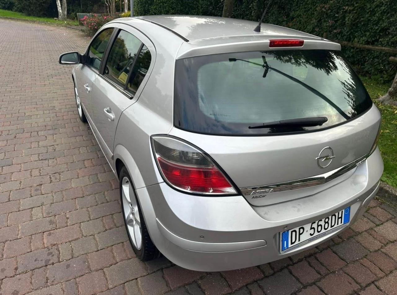 Opel Astra 1.7 CDTI 101CV 5 porte Cosmo