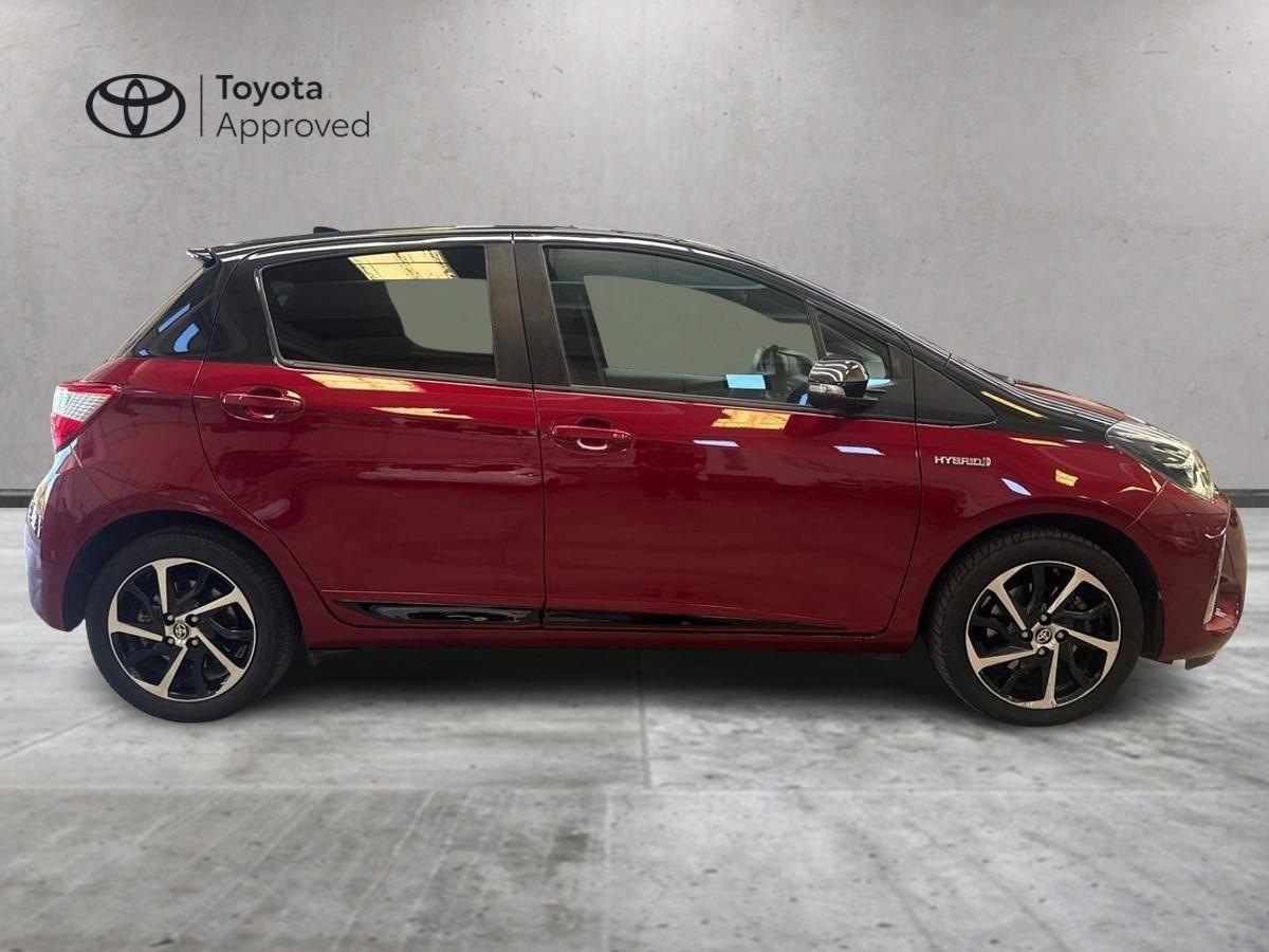 TOYOTA Yaris 3ª serie - Yaris 1.5 Hybrid 5 porte Trend "Red Edition