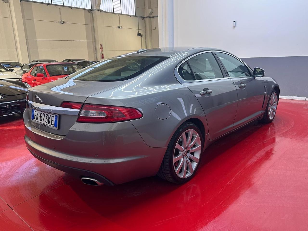 Jaguar XF 2.7D V6 Luxury