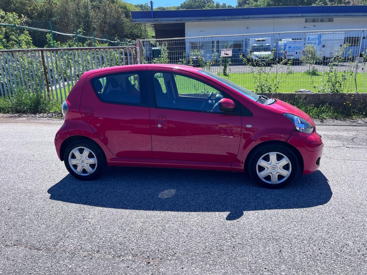 Toyota Aygo 1.0 12V VVT-i 5 porte Sol