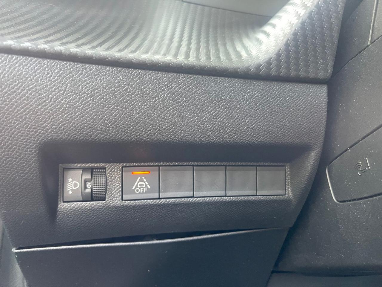 Peugeot 208 Allure e-208 #5990