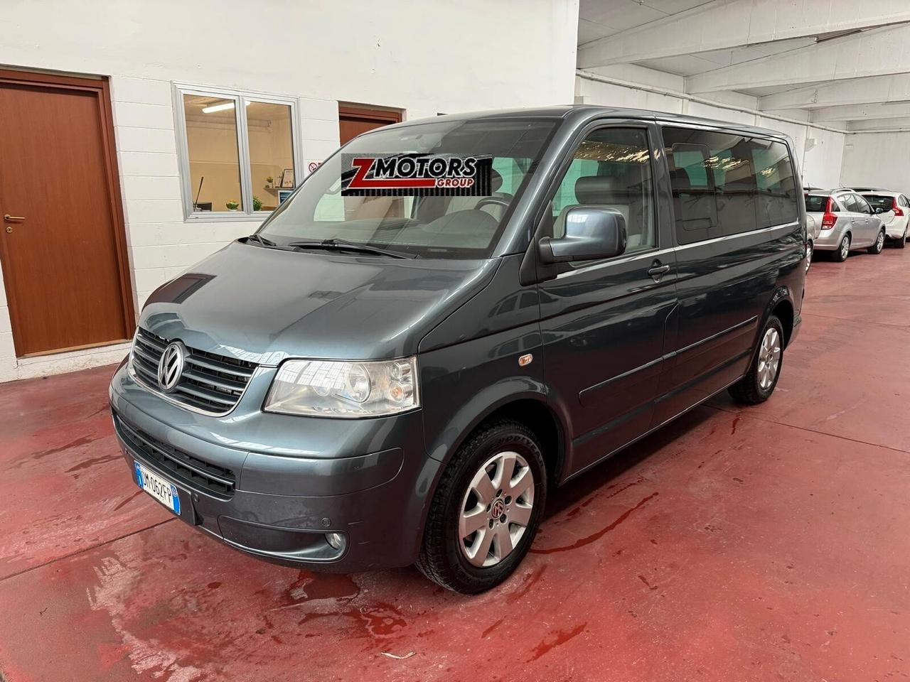 Volkswagen Multivan 2.5 TDI/174CV Tiptr.Highline Trasporto/Guida disabili