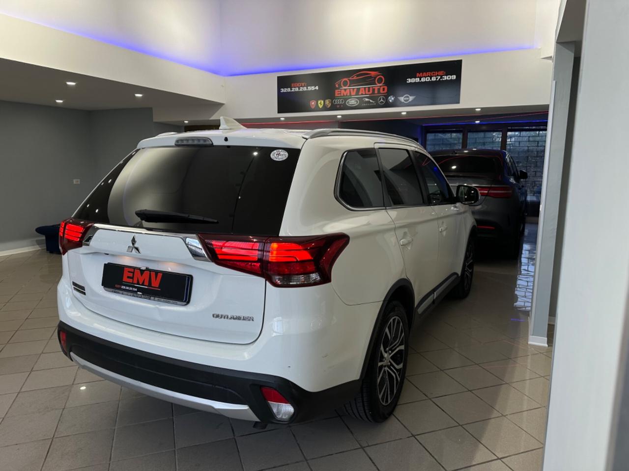 Mitsubishi Outlander 2.2 DI-D 2WD. Instyle OFFERTA VALIDA CON FINANZIAMENTO