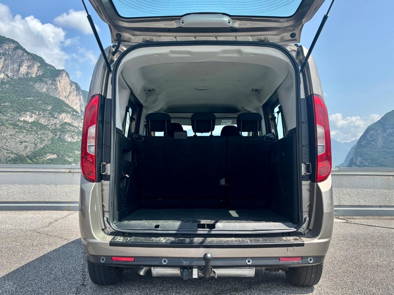 Fiat Doblo 1.4 T-Jet 16V Natural Power Lounge