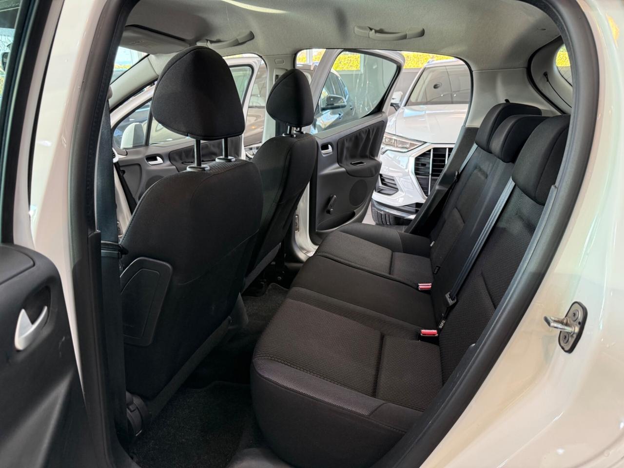 Peugeot 207 5p 1.4 73.000 KM!