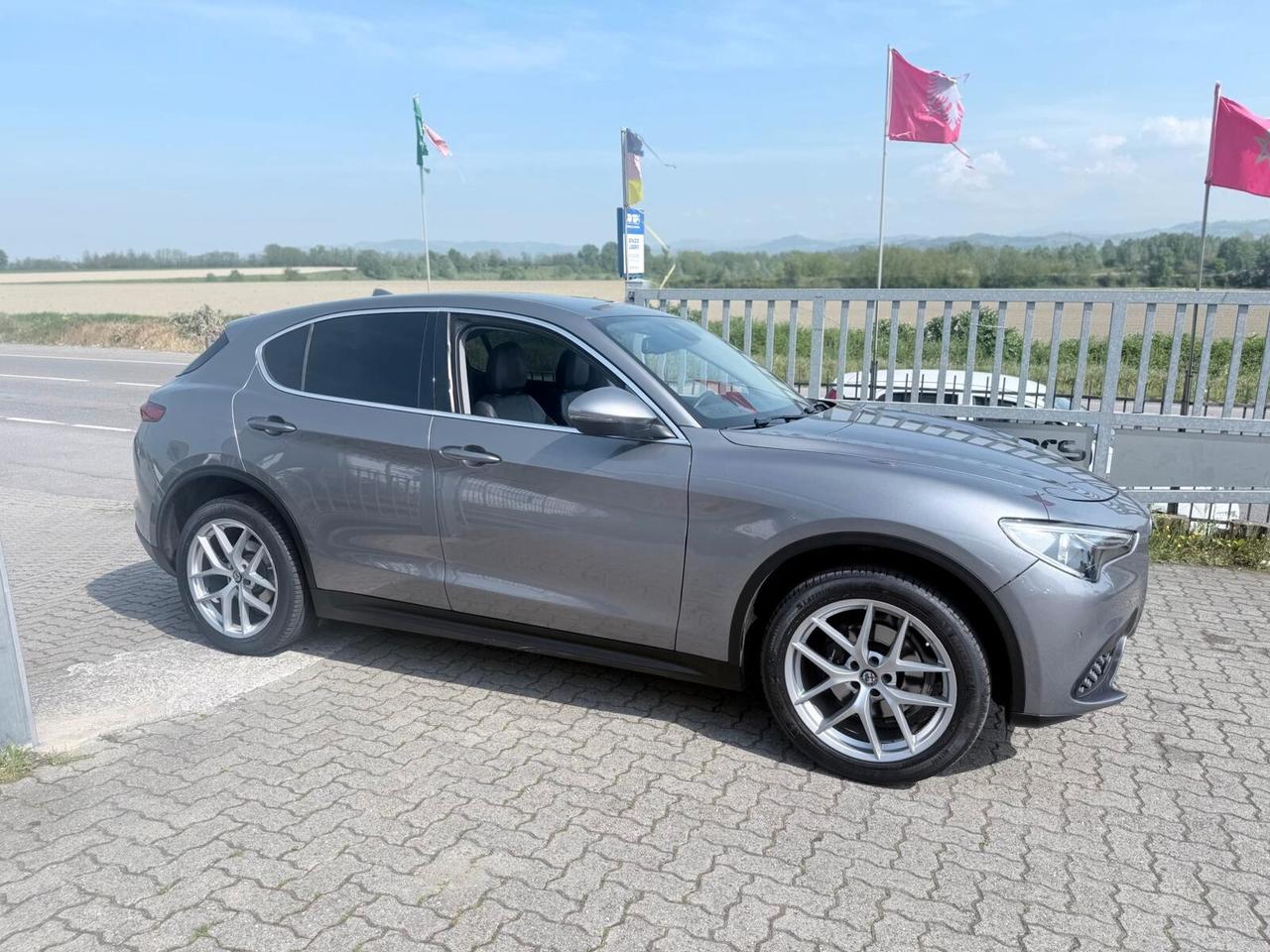 Alfa Romeo Stelvio 2.0 Turbo 280 CV AT8 Q4 GANCIO TRAINO