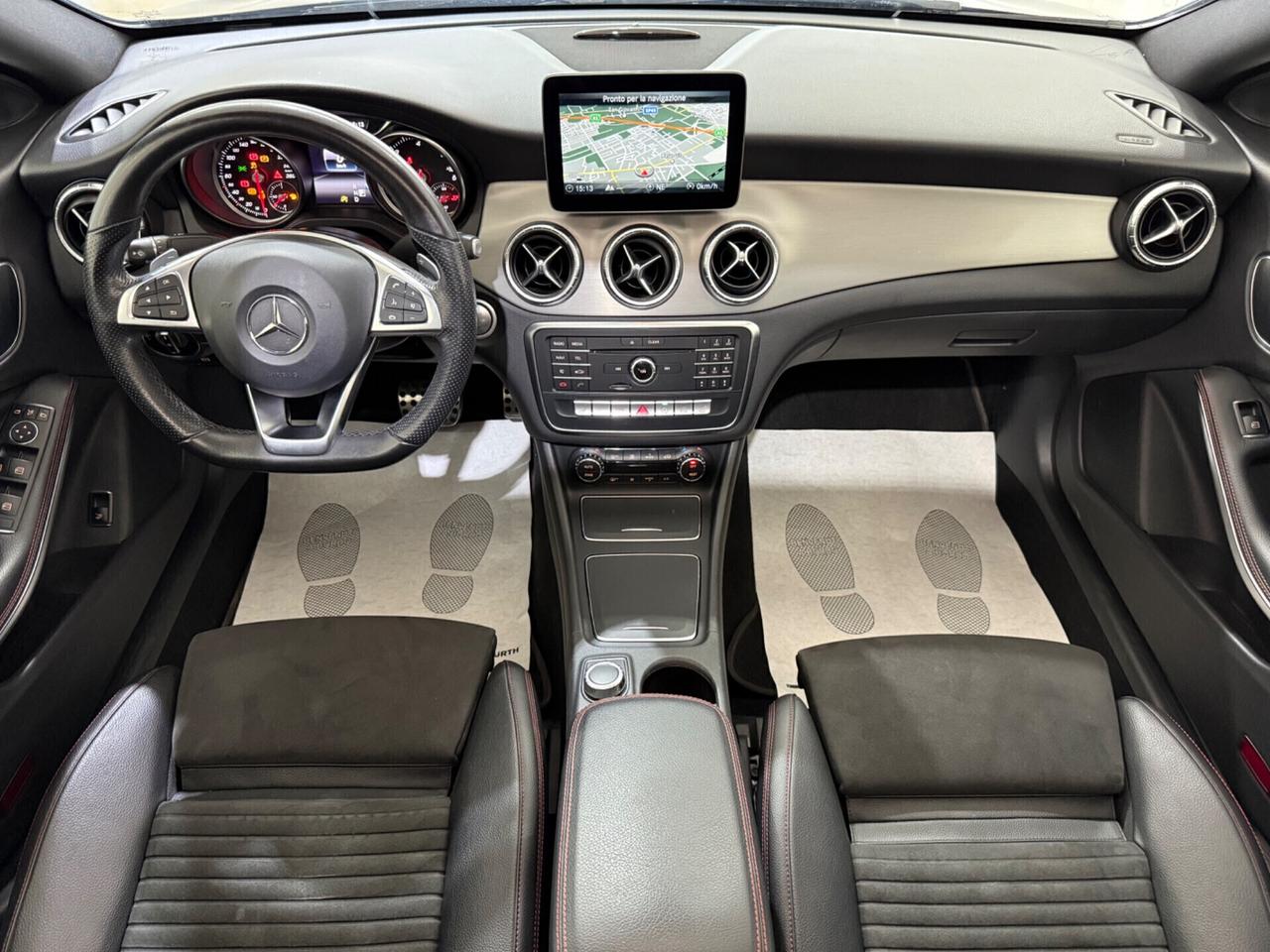 CLA 220 D AUTOMATIC PREMIUM TOTAL BLACK