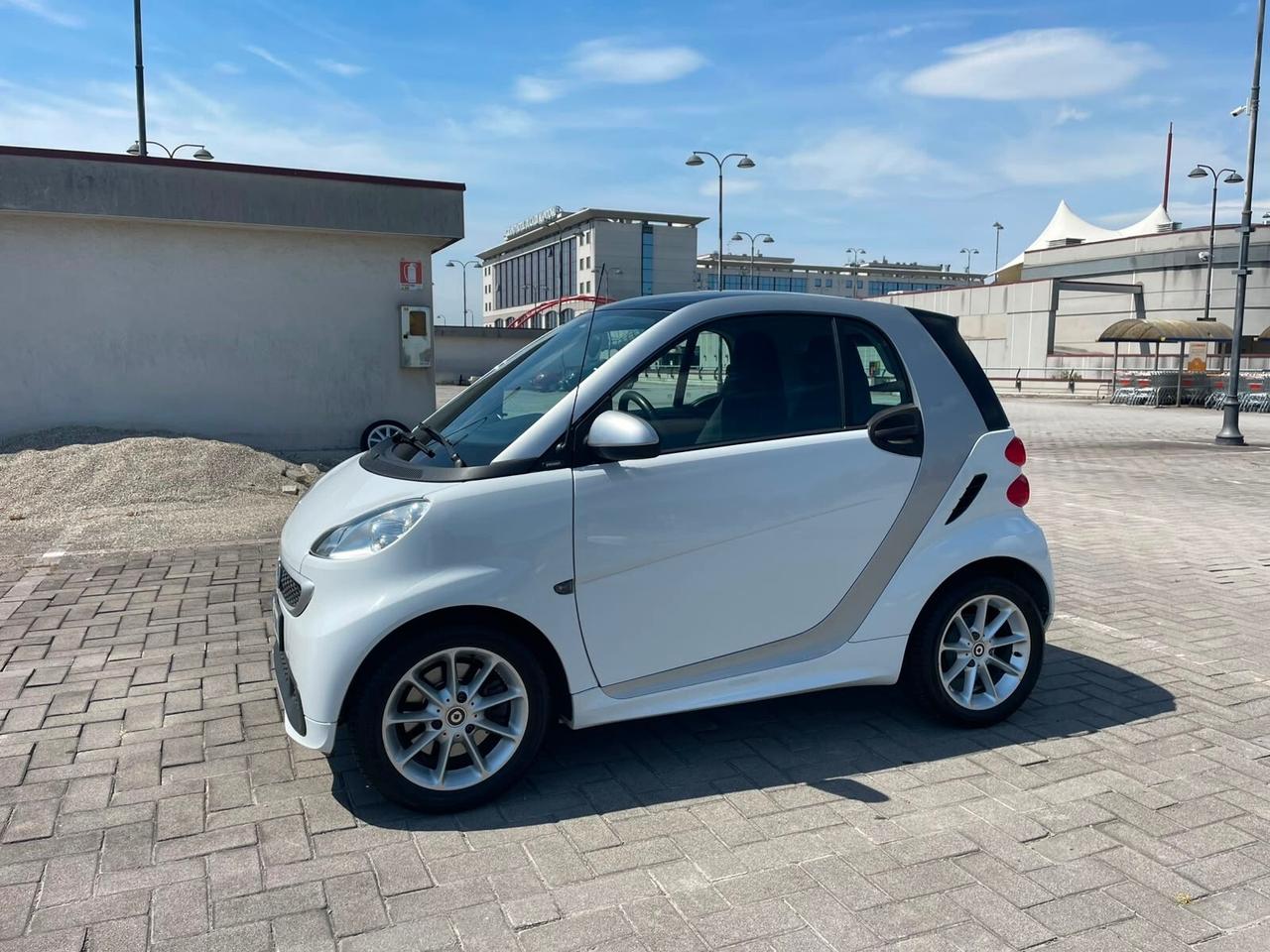 Smart ForTwo 1000 52 kW coupé passion 12 MESI GARANZIA