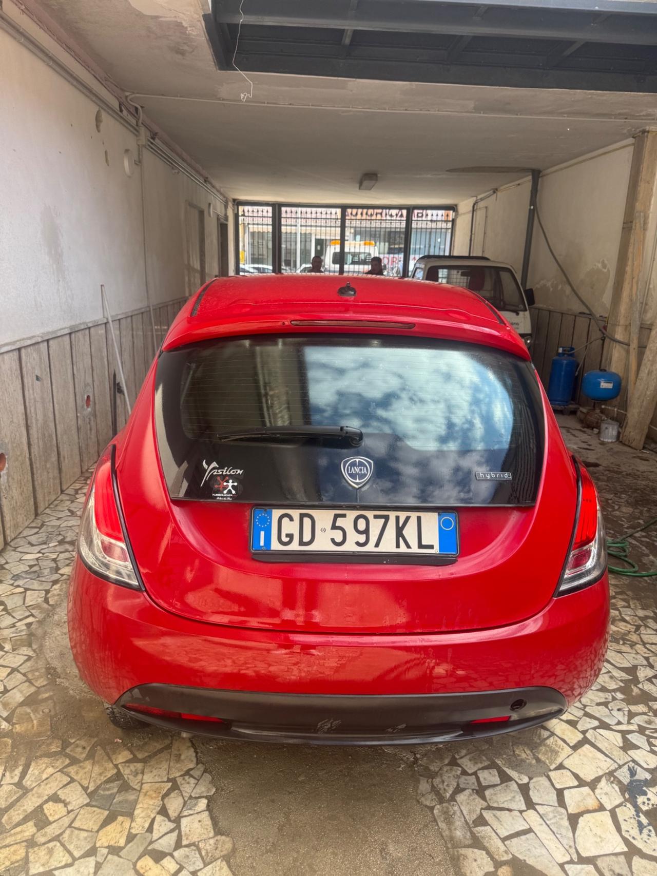 Lancia Ypsilon 1.0 FireFly 5 porte S&S Hybrid Ecochic Gold