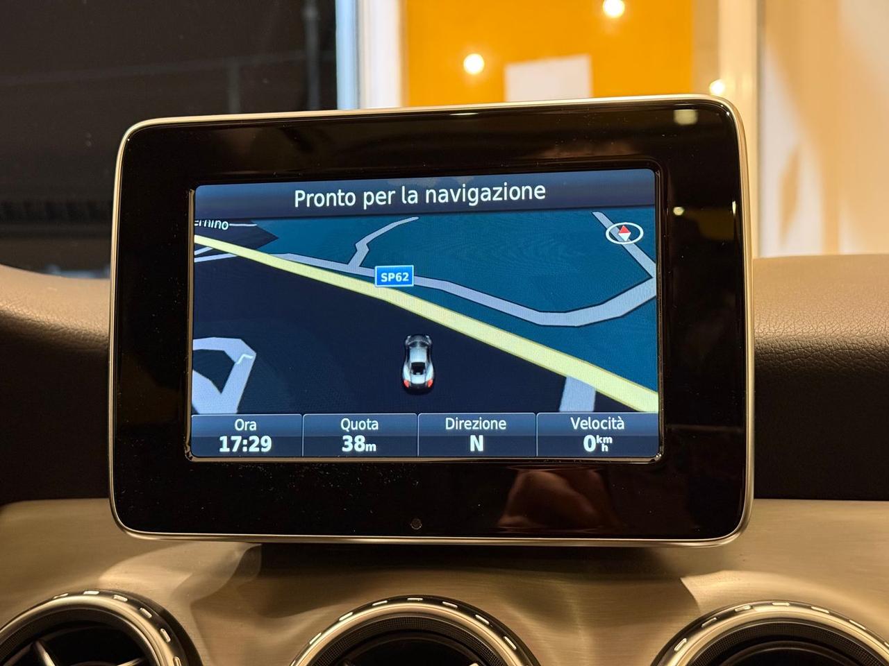 Mercedes-Benz GLA 200 Premium GLA 200 D #8055