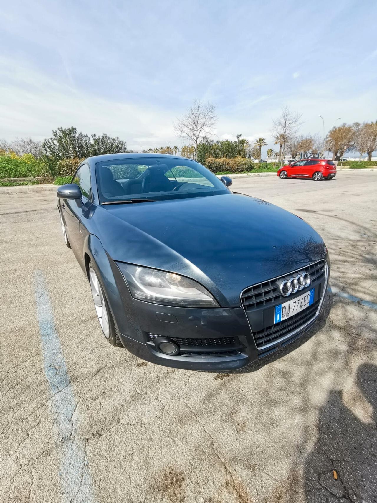 Audi TT Coupé 2.0 TFSI S-LINE