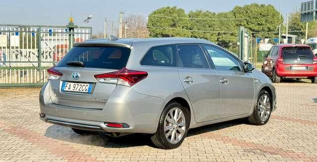 Toyota Auris Touring Sports 1.8h Lounge cvt